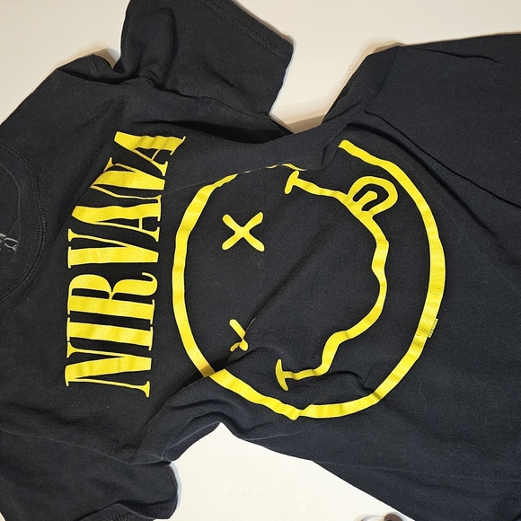 Nirvana Black T-Shirt with Yellow Logo Sz SMALL - Picture 2 of 5